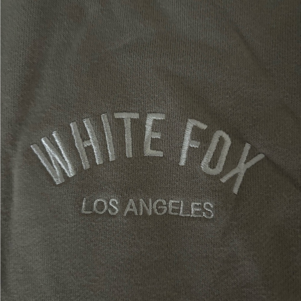 white fox s/m taupe zip up crewneck ! - Picture 3 of 5